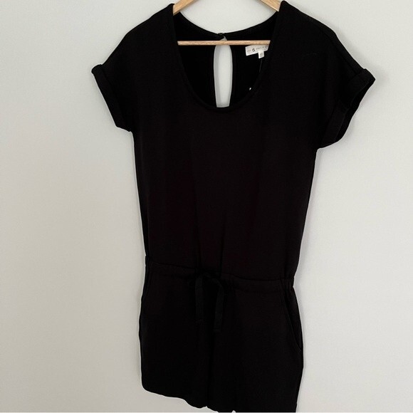 NWT Lou & Grey Signaturesoft Scoop Neck Cap Sleeve Romper in Black, Size XS - Picture 5 of 15